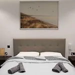 Lägenhet Flat 3, Nearby Beaches & Countryside, Sleeps 11 *