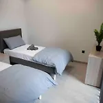 Lägenhet Flat 3, Nearby Beaches & Countryside, Sleeps 11