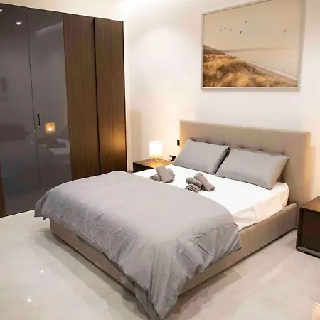 Flat 3, Nearby Beaches & Countryside, With Terrace *