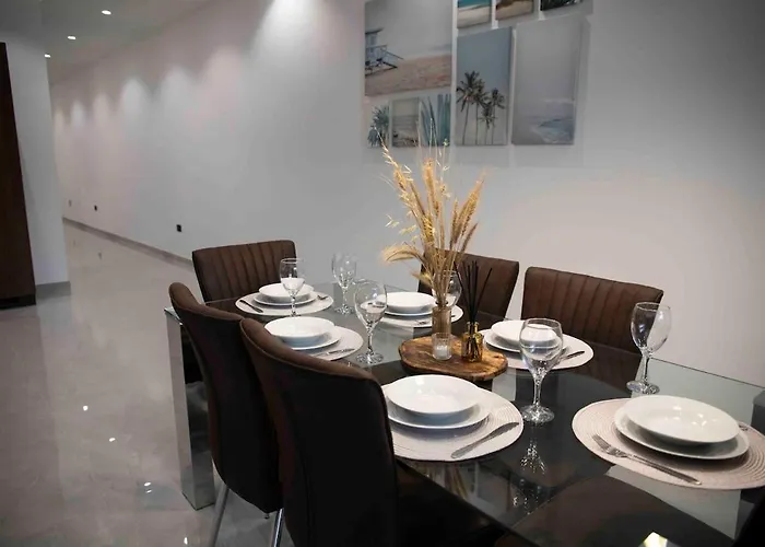 Flat 3, Nearby Beaches & Countryside, With Terrace Appartement