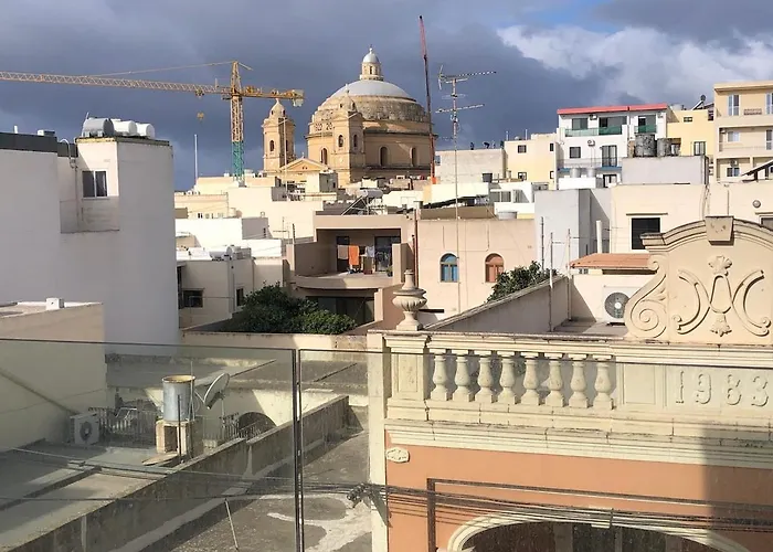 Flat 3, Nearby Beaches & Countryside, With Terrace * L-Imgarr