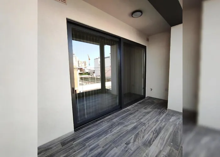 Flat 3, Nearby Beaches & Countryside, With Terrace Appartement *