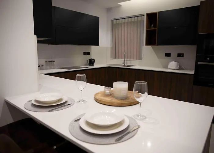 Flat 3, Nearby Beaches & Countryside, With Terrace * L-Imgarr