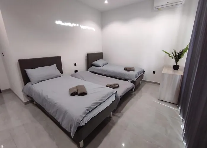 Flat 3, Nearby Beaches & Countryside, With Terrace *