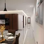 Flat 3, Nearby Beaches & Countryside, Sleeps 11 Apartment L-Imgarr