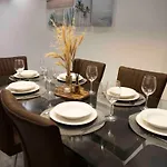 Flat 3, Nearby Beaches & Countryside, Sleeps 11 * L-Imgarr