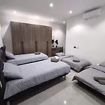 Flat 3, Nearby Beaches & Countryside, Sleeps 11 Apartment L-Imgarr