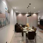 Flat 3, Nearby Beaches & Countryside, Sleeps 11 Appartamento L-Imgarr