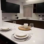 Flat 3, Nearby Beaches & Countryside, Sleeps 11 * L-Imgarr