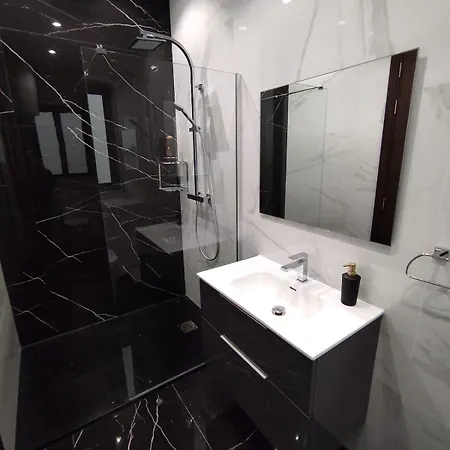 Flat 3, Nearby Beaches & Countryside, With Terrace * L-Imgarr