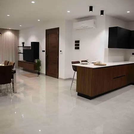 Flat 3, Large 3 Bedroom Apartment, Nearby Beaches & Countryside, Sleeps 11 Appartement L-Imgarr