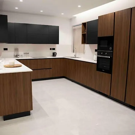 Flat 3, Nearby Beaches & Countryside, With Terrace * L-Imgarr