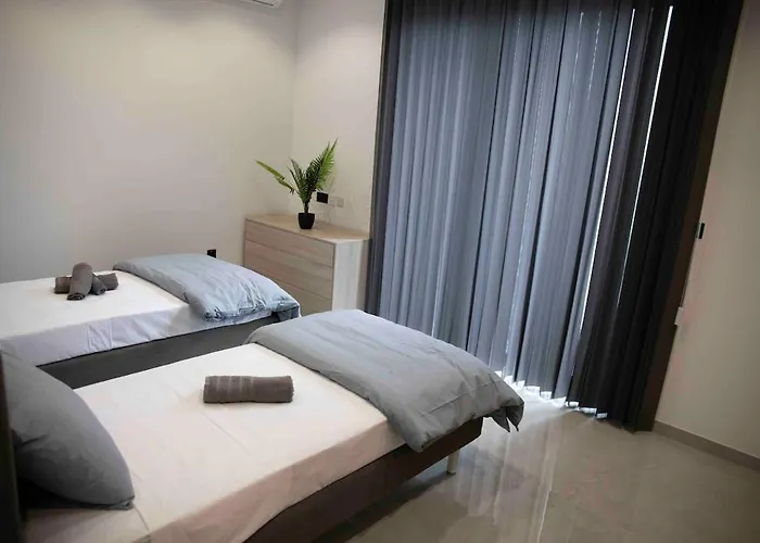 Flat 3, Nearby Beaches & Countryside, With Terrace Διαμέρισμα