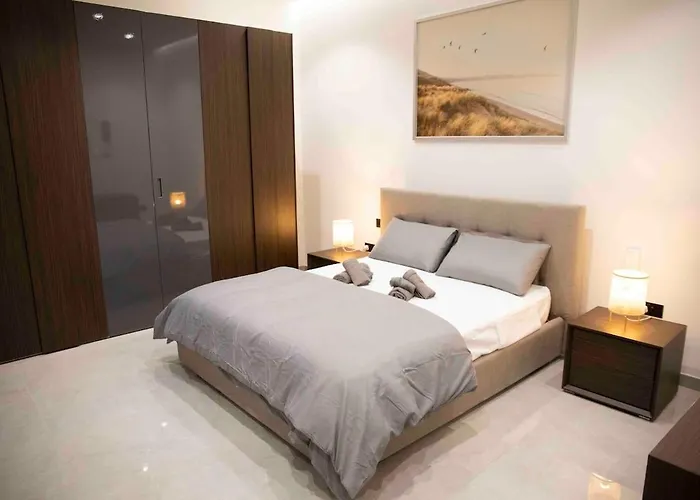 Flat 3, Nearby Beaches & Countryside, With Terrace *