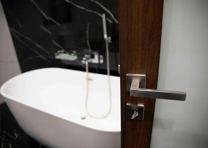 Flat 3, Nearby Beaches & Countryside, With Terrace * L-Imgarr