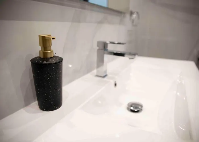 Flat 3, Nearby Beaches & Countryside, With Terrace * L-Imgarr